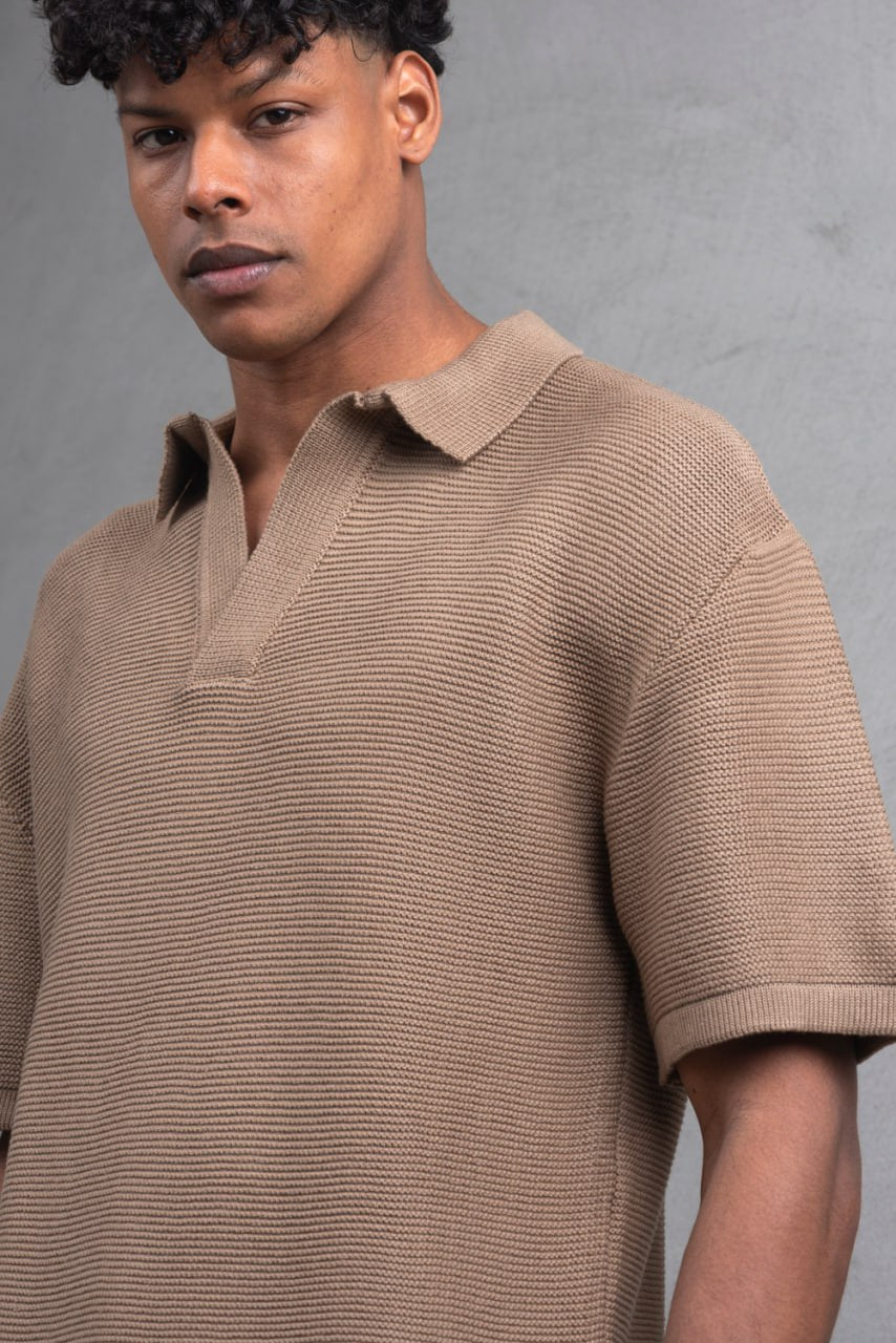 ESSENTIAL WOOL V-NECK TEE