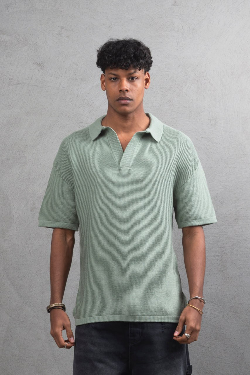 ESSENTIAL WOOL V-NECK TEE