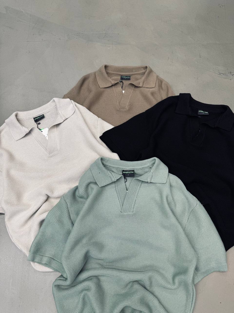 ESSENTIAL WOOL V-NECK TEE